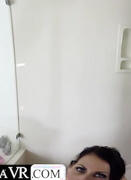 busty mom